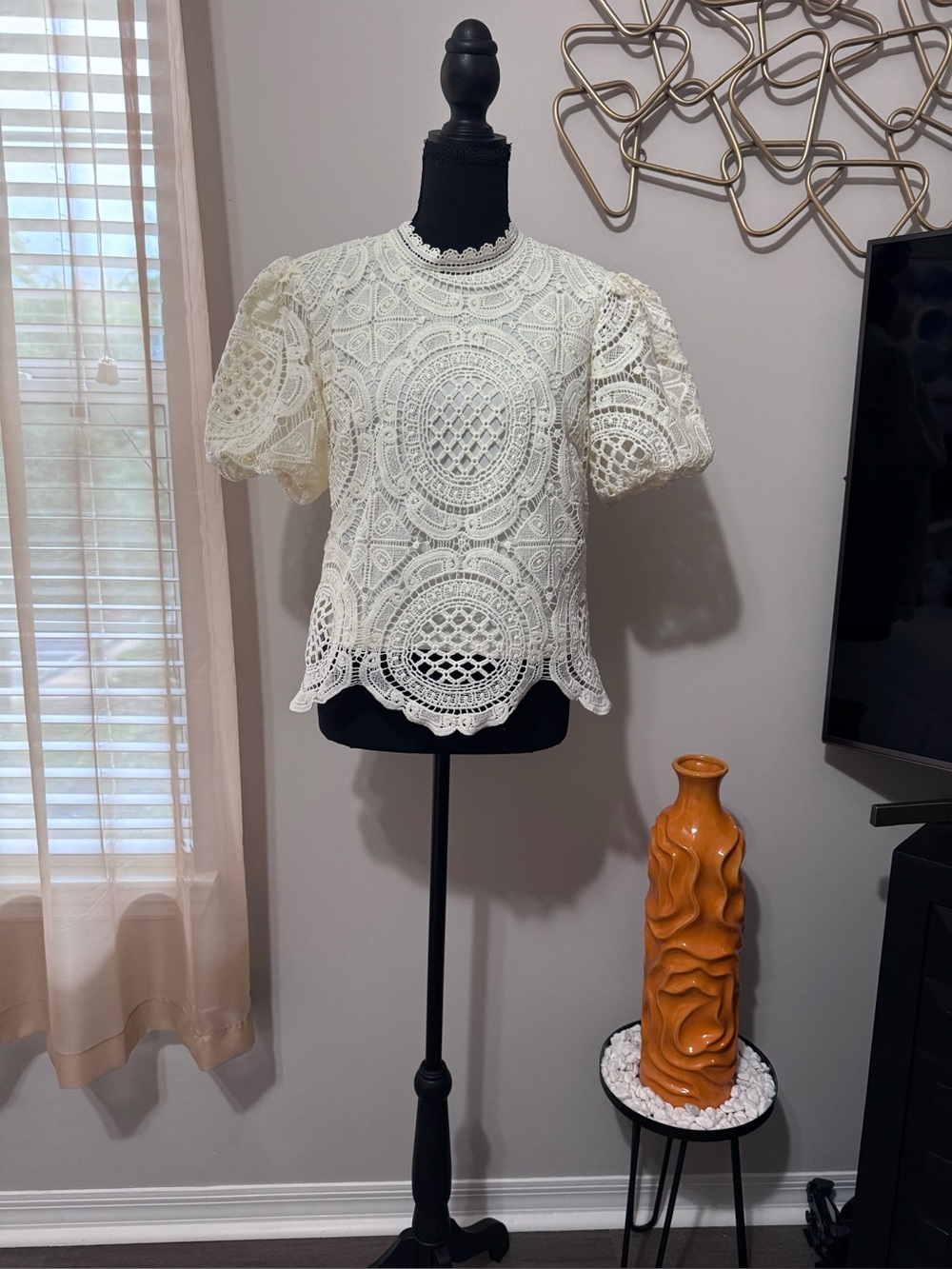Ultra Pink Cream Crochet Lace Puff-Sleeve Blouse